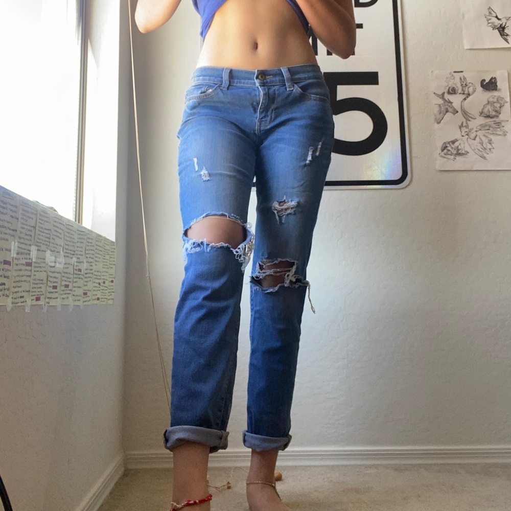 Sneak peek ripped boyfriend jeans